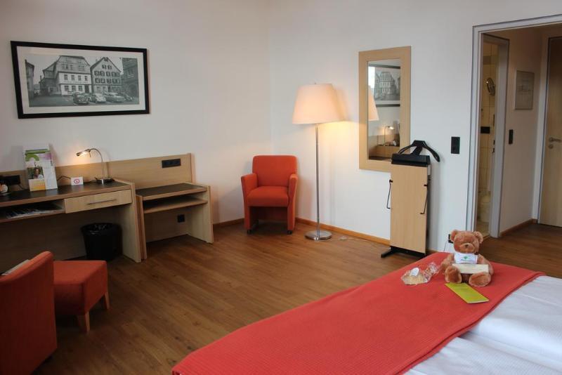 Roomingtons Franziskushoehe Hotel Lohr